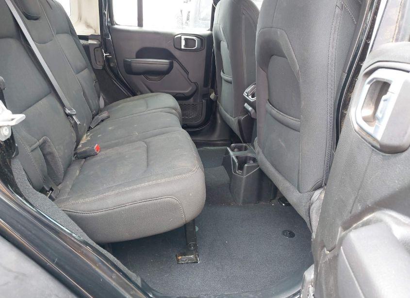 Photo 8 of 2022 Jeep Wrangler UNLIMITED SPORT 4X4 (VIN 1C4HJXDG5NW133471)