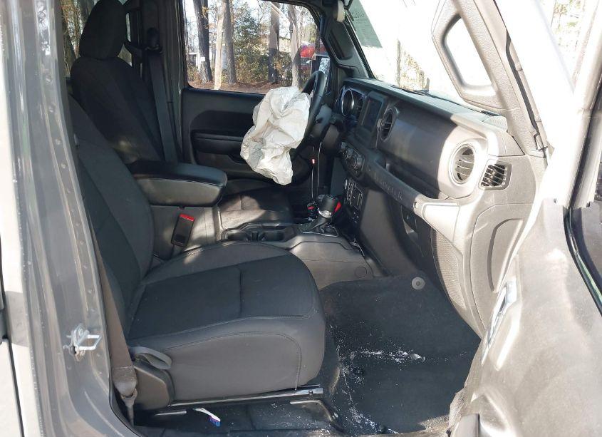 Photo 5 of 2022 Jeep Wrangler UNLIMITED SPORT S 4X4 (VIN 1C4HJXDG5NW240844)