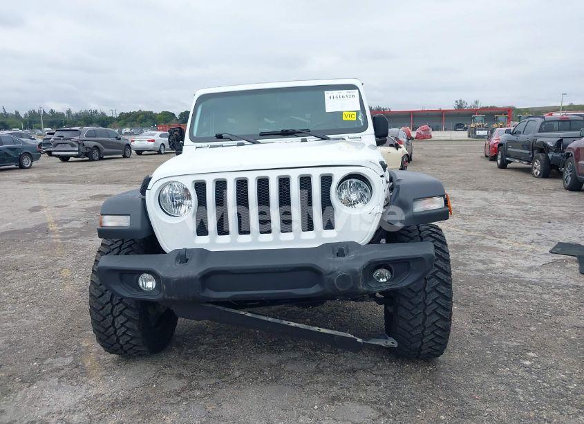 Photo 13 of 2018 Jeep Wrangler UNLIMITED SPORT 4X4 (VIN 1C4HJXDG6JW149981)