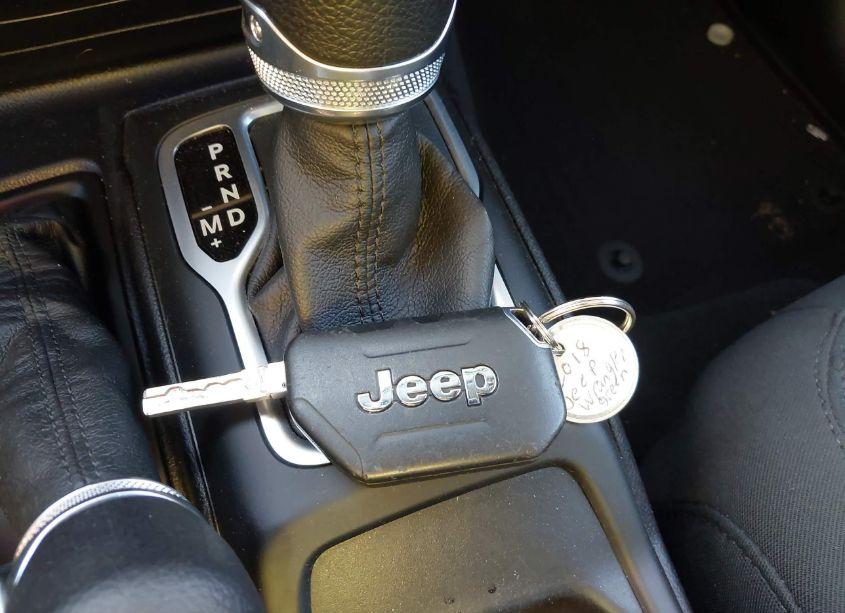 Photo 11 of 2018 Jeep Wrangler UNLIMITED SPORT 4X4 (VIN 1C4HJXDG6JW274348)