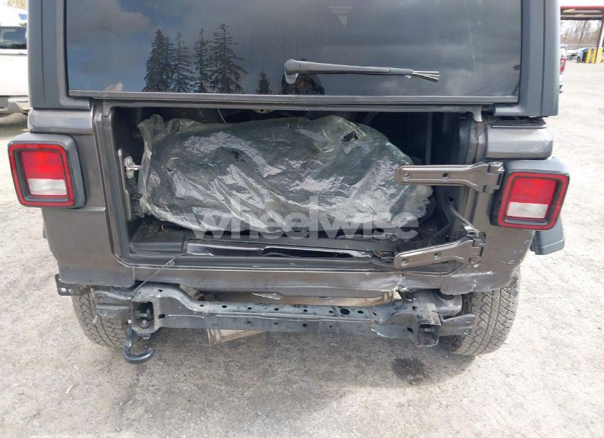 Photo 21 of 2019 Jeep Wrangler UNLIMITED SPORT S 4X4 (VIN 1C4HJXDG6KW538685)