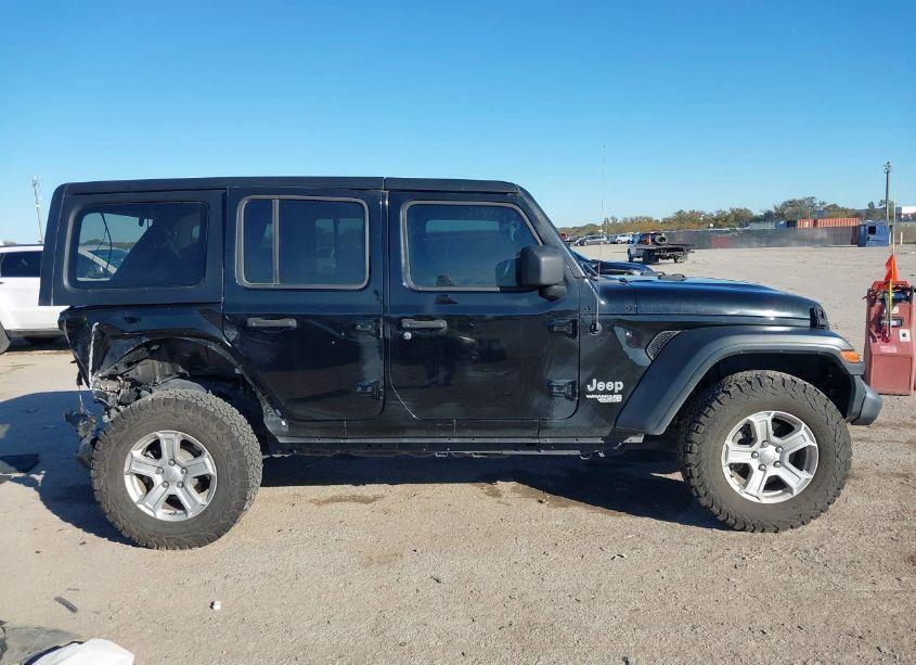 Photo 13 of 2019 Jeep Wrangler UNLIMITED SPORT S 4X4 (VIN 1C4HJXDG6KW556796)