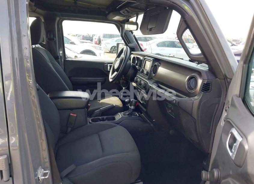 Photo 5 of 2019 Jeep Wrangler UNLIMITED SPORT 4X4 (VIN 1C4HJXDG6KW561500)