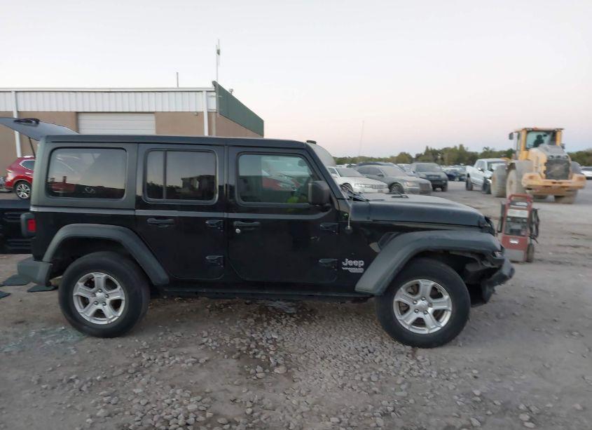 Photo 13 of 2020 Jeep Wrangler UNLIMITED SPORT S 4X4 (VIN 1C4HJXDG6LW117924)