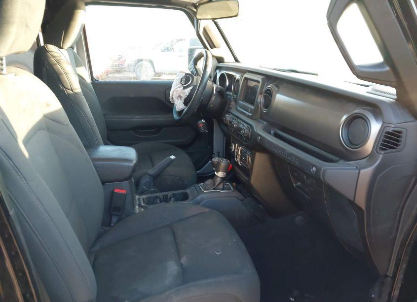 Photo 5 of 2020 Jeep Wrangler UNLIMITED SPORT S 4X4 (VIN 1C4HJXDG6LW117924)