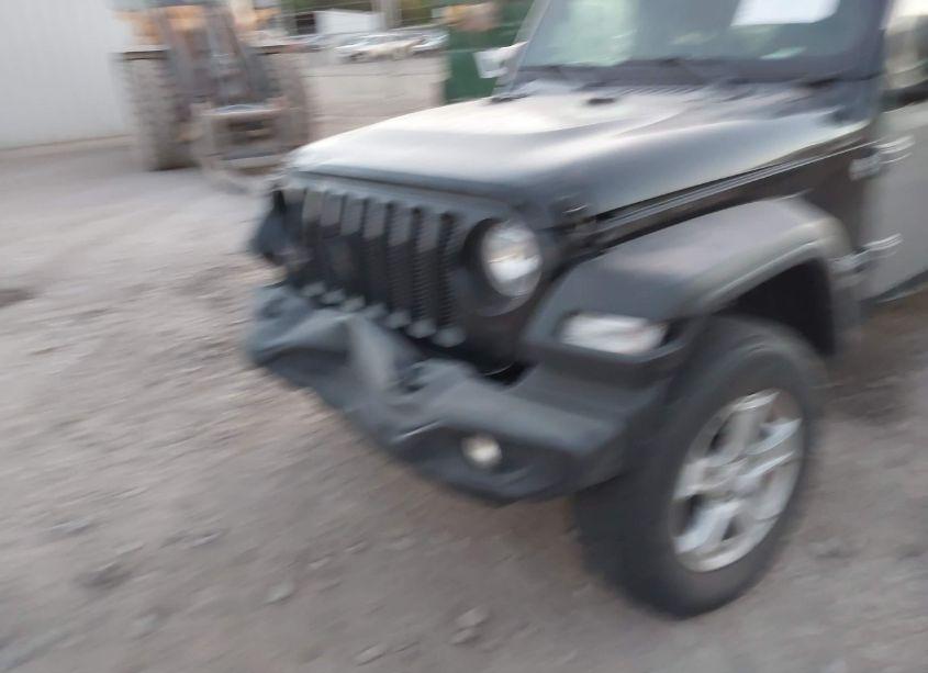 Photo 6 of 2020 Jeep Wrangler UNLIMITED SPORT S 4X4 (VIN 1C4HJXDG6LW117924)