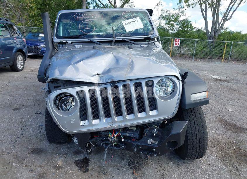 Photo 13 of 2018 Jeep Wrangler UNLIMITED SPORT 4X4 (VIN 1C4HJXDG7JW170077)