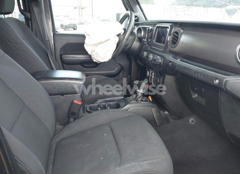 Photo 5 of 2018 Jeep Wrangler UNLIMITED SPORT S 4X4 (VIN 1C4HJXDG7JW181922)