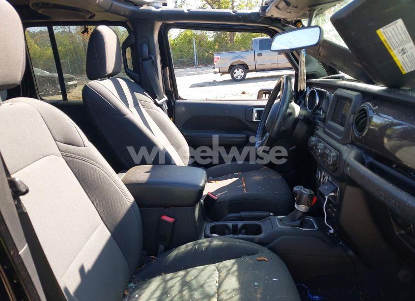 Photo 5 of 2019 Jeep Wrangler UNLIMITED SPORT (VIN 1C4HJXDG7KW671598)