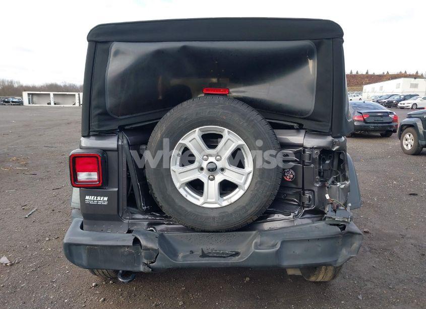 Photo 6 of 2020 Jeep Wrangler UNLIMITED SPORT S 4X4 (VIN 1C4HJXDG7LW229907)