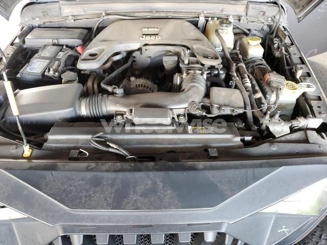 Photo 11 of 2018 JEEP WRANGLER UNLIMITED SPORT (VIN 1C4HJXDG8JW192119)