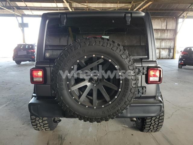 Photo 5 of 2018 JEEP WRANGLER UNLIMITED SPORT (VIN 1C4HJXDG8JW192119)