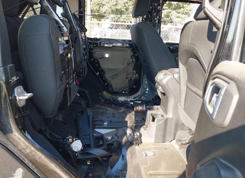 Photo 8 of 2021 Jeep Wrangler UNLIMITED SPORT S 4X4 (VIN 1C4HJXDG8MW872235)