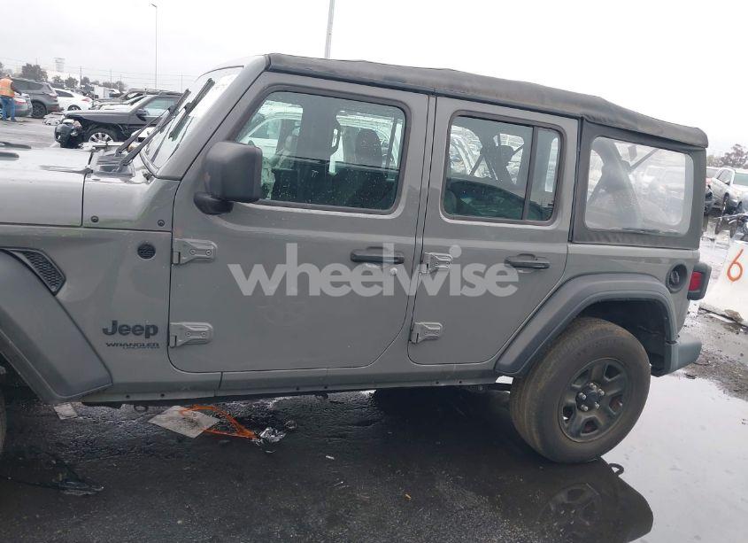 Photo 14 of 2022 Jeep Wrangler UNLIMITED SPORT 4X4 (VIN 1C4HJXDG8NW126143)