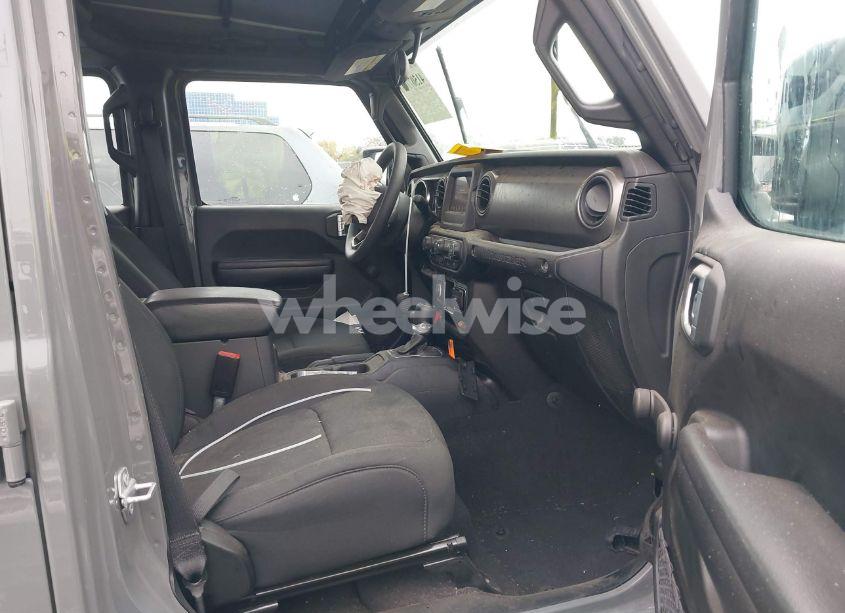 Photo 5 of 2022 Jeep Wrangler UNLIMITED SPORT 4X4 (VIN 1C4HJXDG8NW126143)