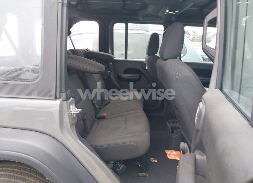 Photo 8 of 2022 Jeep Wrangler UNLIMITED SPORT 4X4 (VIN 1C4HJXDG8NW126143)