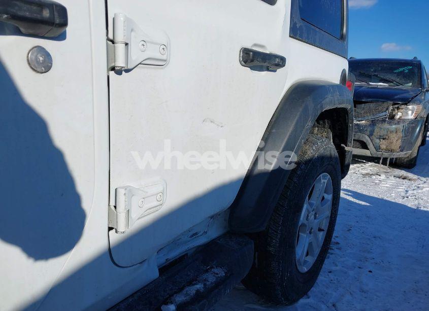 Photo 6 of 2018 Jeep Wrangler UNLIMITED SPORT S 4X4 (VIN 1C4HJXDG9JW223555)