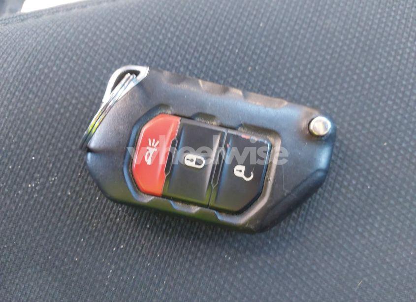 Photo 11 of 2019 Jeep Wrangler UNLIMITED SPORT S 4X4 (VIN 1C4HJXDG9KW528815)