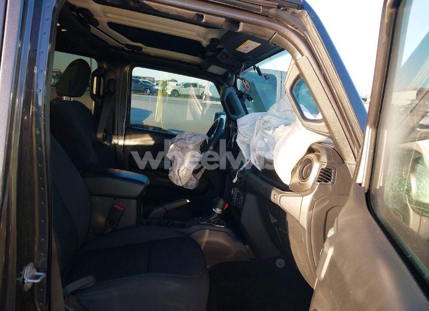 Photo 5 of 2019 Jeep Wrangler UNLIMITED SPORT S 4X4 (VIN 1C4HJXDG9KW558672)