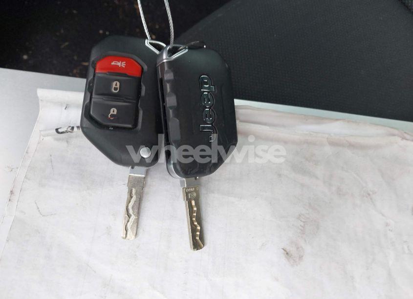 Photo 11 of 2021 Jeep Wrangler UNLIMITED SPORT ALTITUDE 4X4 (VIN 1C4HJXDG9MW694948)