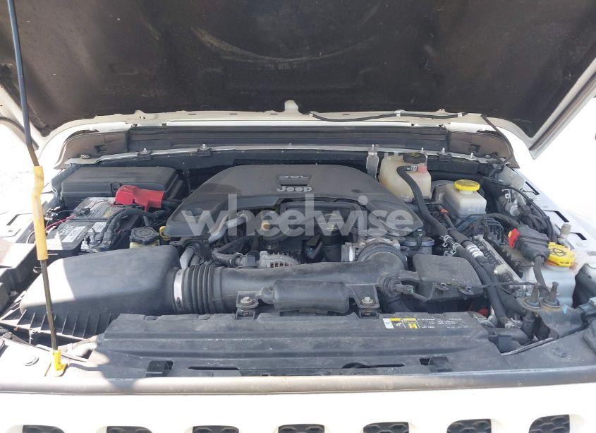 Photo 10 of 2018 Jeep Wrangler UNLIMITED SPORT S 4X4 (VIN 1C4HJXDGXJW146873)