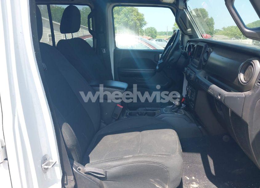 Photo 5 of 2018 Jeep Wrangler UNLIMITED SPORT S 4X4 (VIN 1C4HJXDGXJW146873)