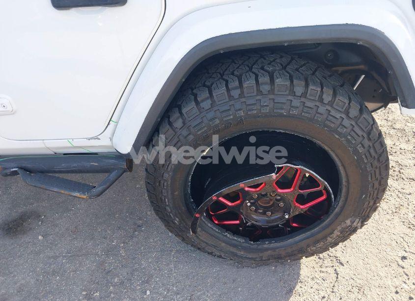 Photo 6 of 2018 Jeep Wrangler UNLIMITED SPORT S 4X4 (VIN 1C4HJXDGXJW155394)