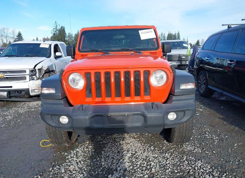 Photo 13 of 2018 Jeep Wrangler UNLIMITED SPORT 4X4 (VIN 1C4HJXDGXJW172339)