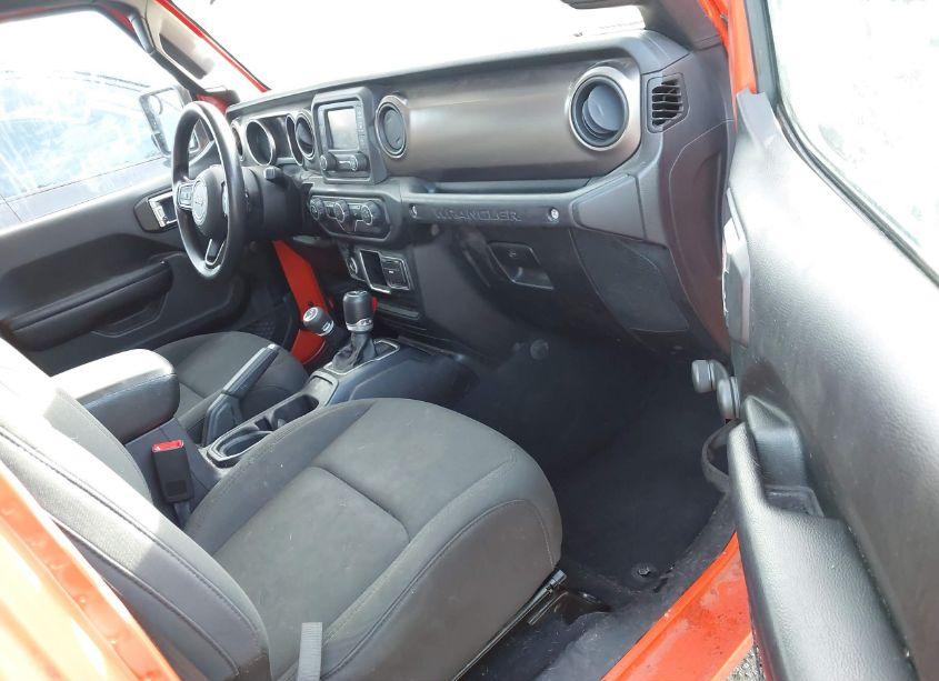 Photo 5 of 2018 Jeep Wrangler UNLIMITED SPORT 4X4 (VIN 1C4HJXDGXJW172339)