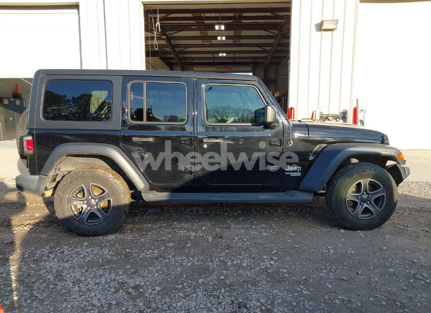 Photo 13 of 2018 Jeep Wrangler UNLIMITED SPORT S 4X4 (VIN 1C4HJXDGXJW317055)