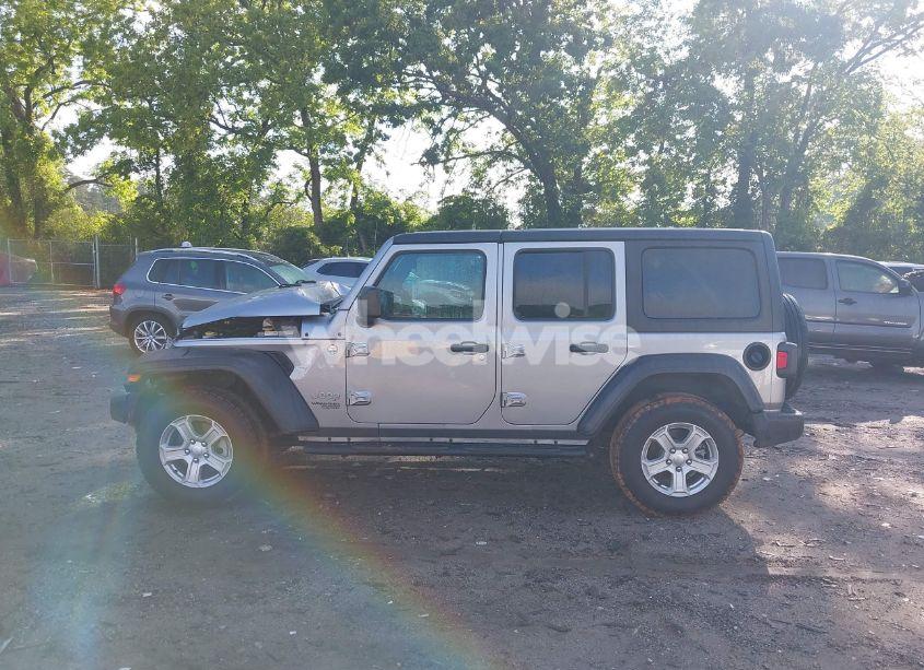 Photo 15 of 2020 Jeep Wrangler UNLIMITED SPORT S 4X4 (VIN 1C4HJXDGXLW325708)