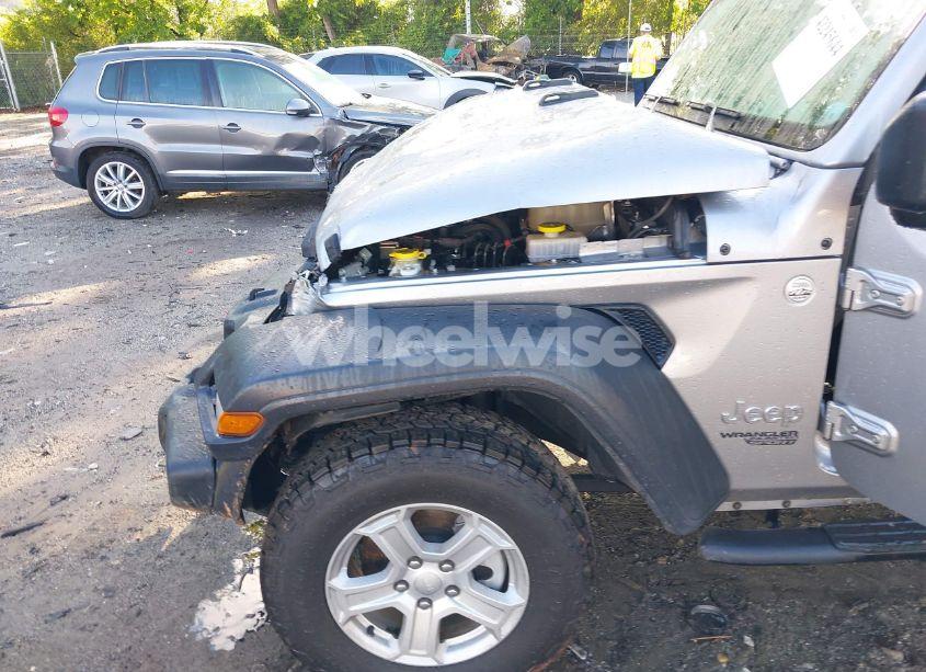 Photo 6 of 2020 Jeep Wrangler UNLIMITED SPORT S 4X4 (VIN 1C4HJXDGXLW325708)