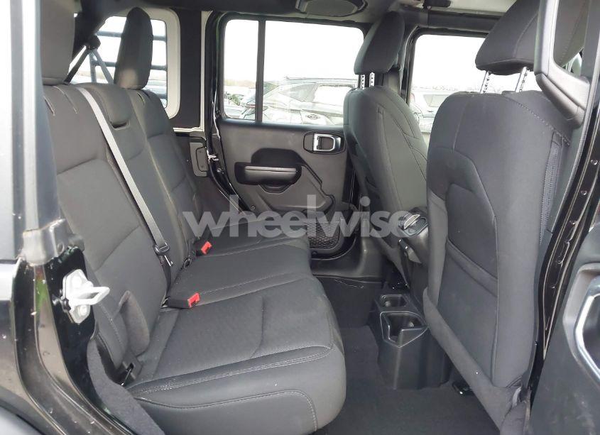 Photo 8 of 2021 Jeep Wrangler UNLIMITED SPORT ALTITUDE 4X4 (VIN 1C4HJXDGXMW605680)