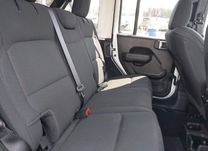 Photo 8 of 2022 Jeep Wrangler UNLIMITED SPORT S 4X4 (VIN 1C4HJXDGXNW122692)