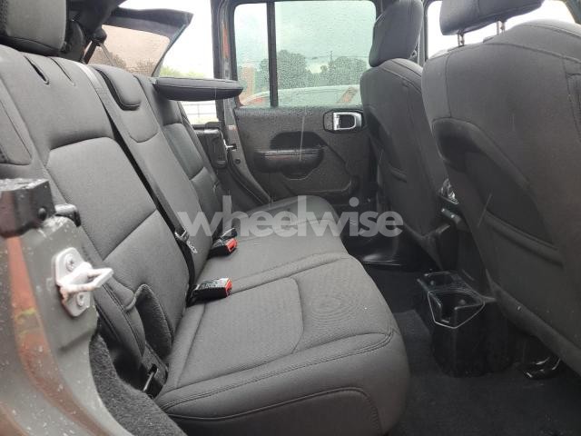 Photo 7 of 2021 JEEP WRANGLER UNLIMITED SPORT (VIN 1C4HJXDM4MW582323)