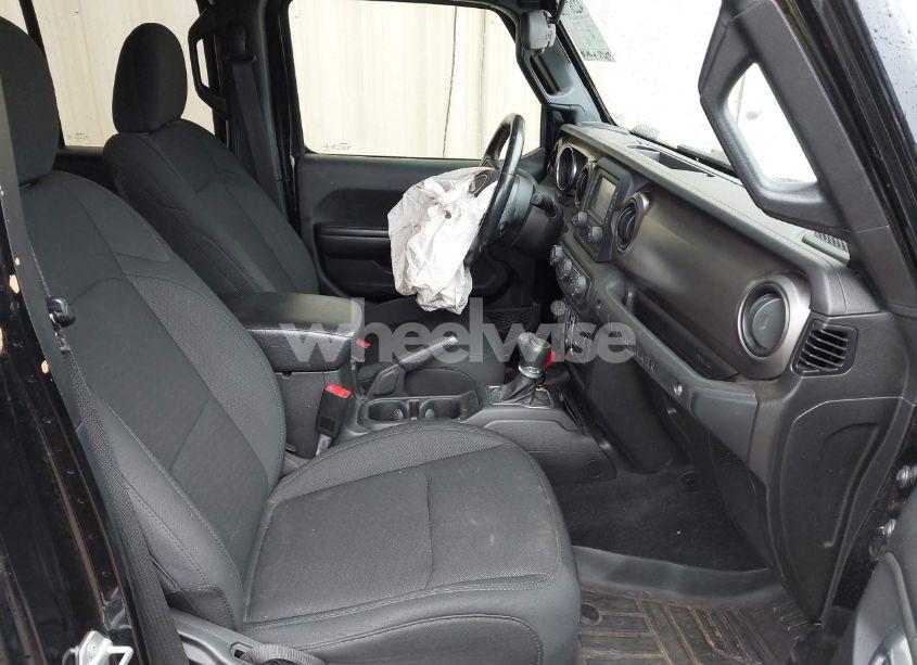 Photo 5 of 2020 Jeep Wrangler UNLIMITED SPORT S 4X4 (VIN 1C4HJXDM8LW320626)