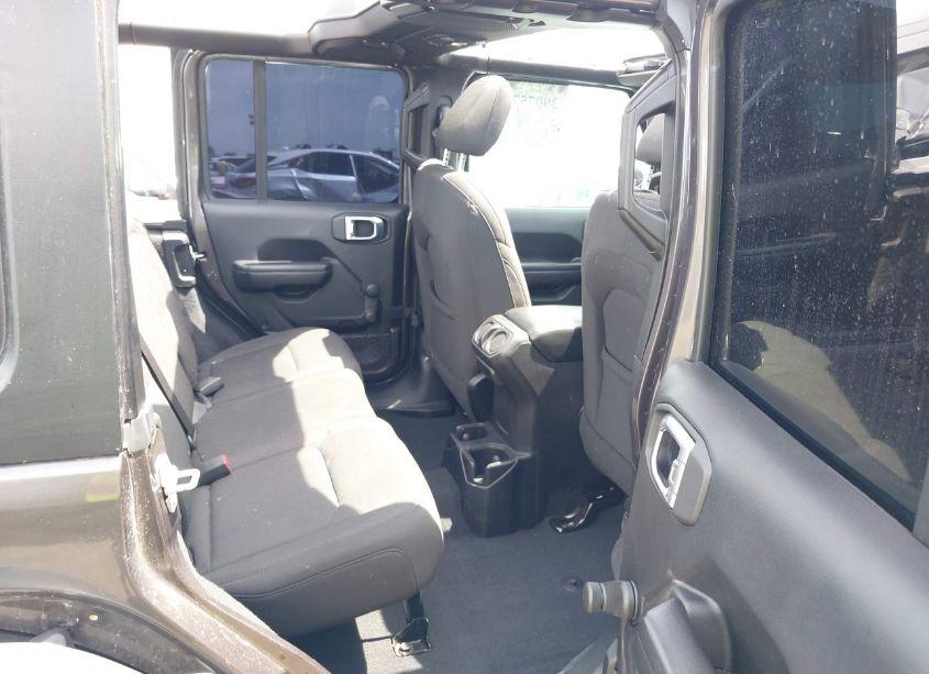 Photo 8 of 2018 Jeep Wrangler UNLIMITED SPORT 4X4 (VIN 1C4HJXDN0JW185745)