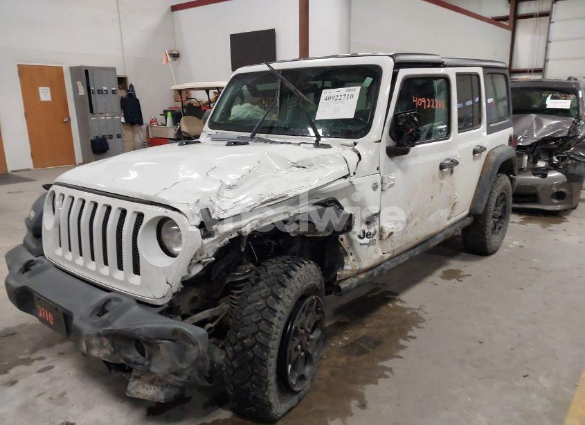 Photo 2 of 2019 Jeep Wrangler UNLIMITED SPORT S 4X4 (VIN 1C4HJXDN0KW624511)