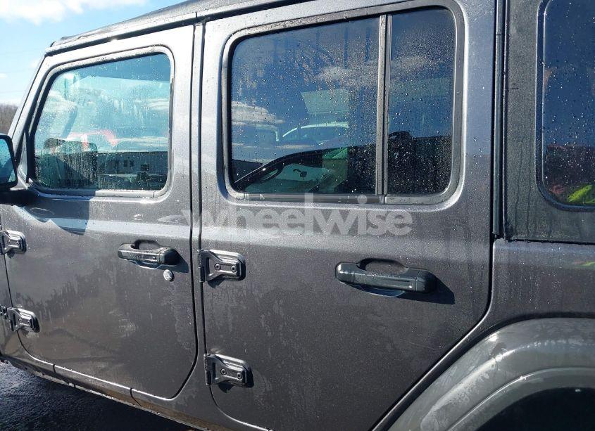 Photo 14 of 2022 Jeep Wrangler UNLIMITED SPORT S 4X4 (VIN 1C4HJXDN1NW240032)