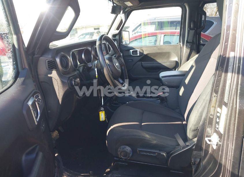 Photo 5 of 2022 Jeep Wrangler UNLIMITED SPORT S 4X4 (VIN 1C4HJXDN1NW240032)