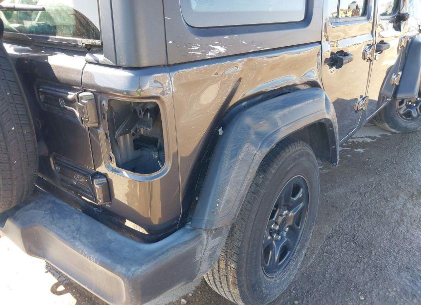 Photo 19 of 2020 Jeep Wrangler UNLIMITED SPORT 4X4 (VIN 1C4HJXDN2LW155455)