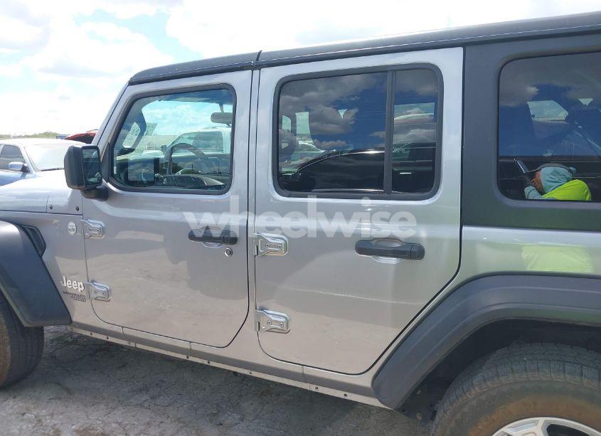 Photo 14 of 2021 Jeep Wrangler UNLIMITED SPORT S 4X4 (VIN 1C4HJXDN2MW544730)