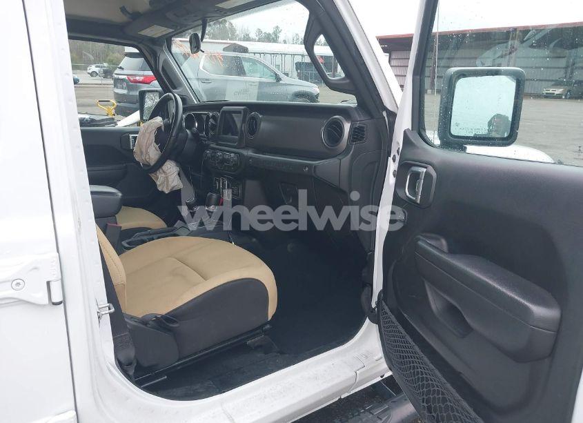 Photo 5 of 2022 Jeep Wrangler UNLIMITED SPORT S 4X4 (VIN 1C4HJXDN2NW251041)