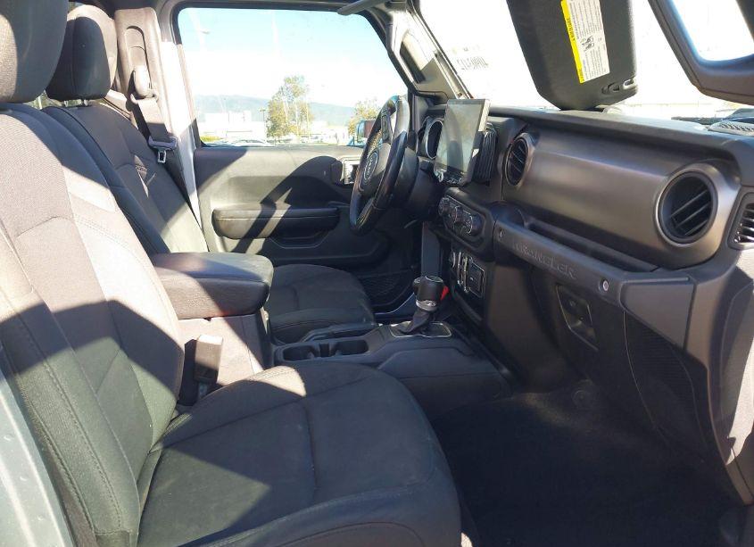 Photo 5 of 2019 Jeep Wrangler UNLIMITED SPORT S 4X4 (VIN 1C4HJXDN3KW593545)