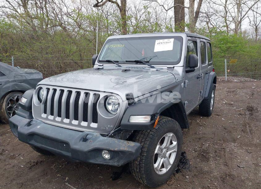 Photo 2 of 2020 Jeep Wrangler UNLIMITED SPORT S 4X4 (VIN 1C4HJXDN3LW115076)