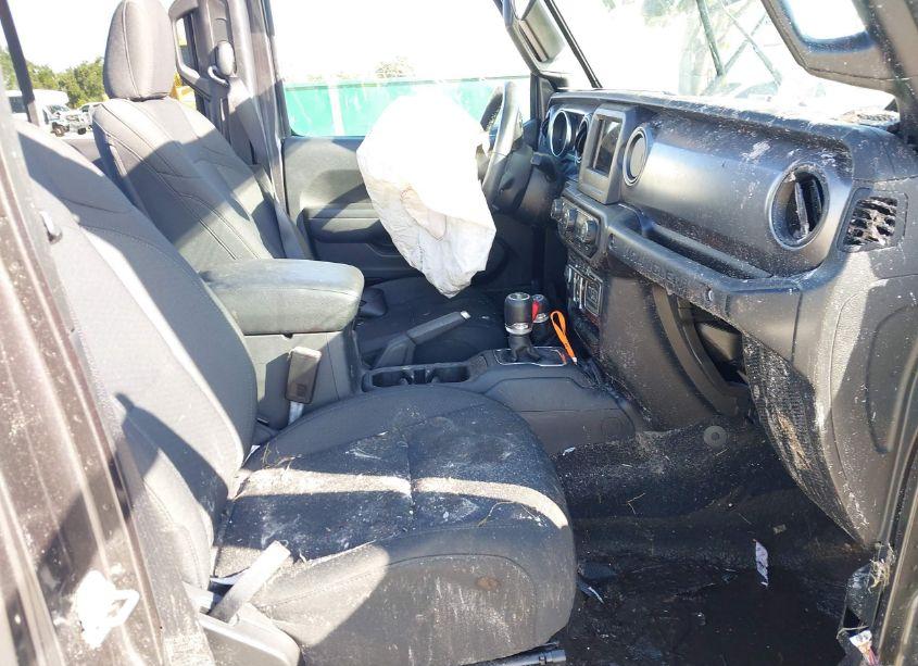 Photo 5 of 2021 Jeep Wrangler UNLIMITED SPORT S 4X4 (VIN 1C4HJXDN3MW831140)