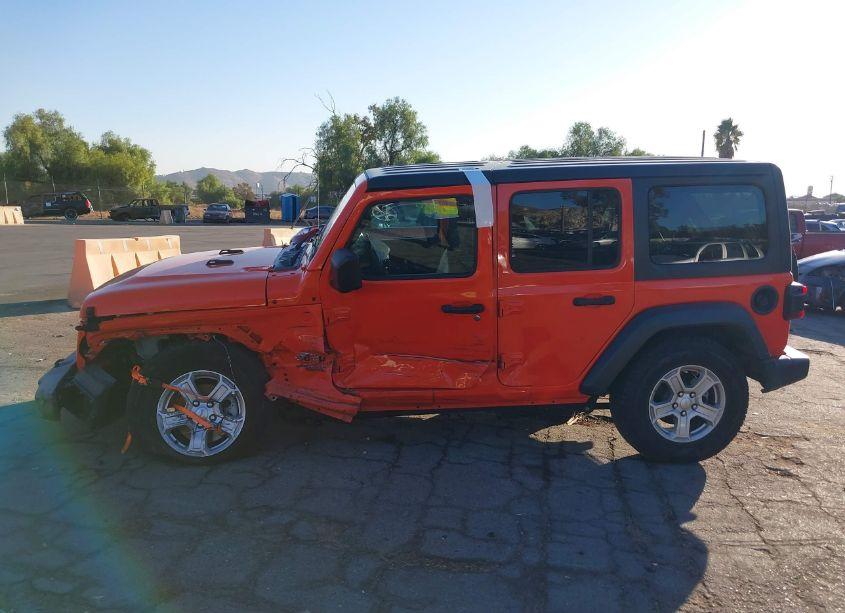 Photo 14 of 2019 Jeep Wrangler UNLIMITED SPORT S 4X4 (VIN 1C4HJXDN4KW539039)