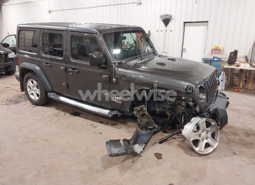 2019 Jeep Wrangler UNLIMITED SPORT S 4X4 (VIN 1C4HJXDN4KW590346) main photo