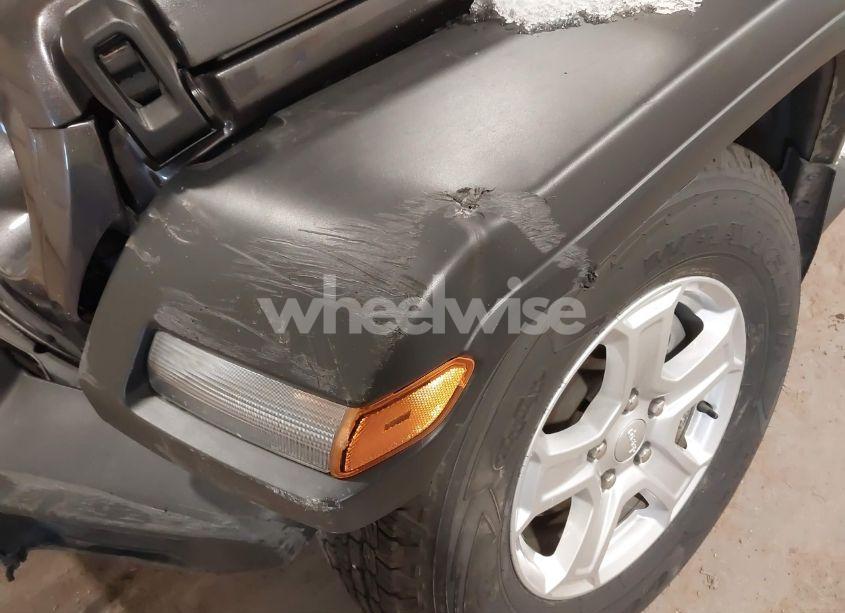 Photo 19 of 2019 Jeep Wrangler UNLIMITED SPORT S 4X4 (VIN 1C4HJXDN4KW590346)