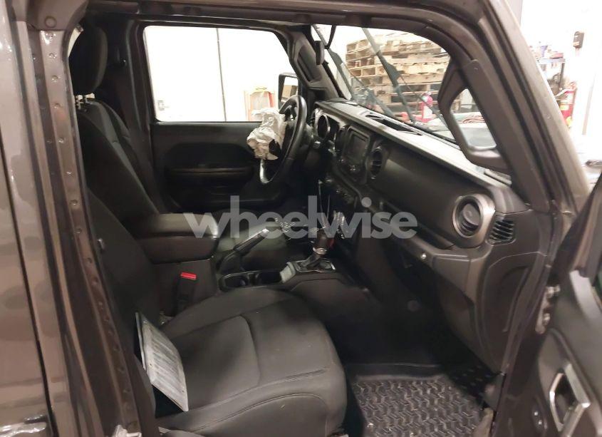 Photo 5 of 2019 Jeep Wrangler UNLIMITED SPORT S 4X4 (VIN 1C4HJXDN4KW590346)